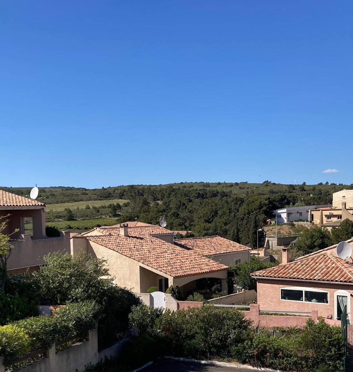Stylish Studio Close To Beach In Residence With Pool Narbonne Luaran gambar